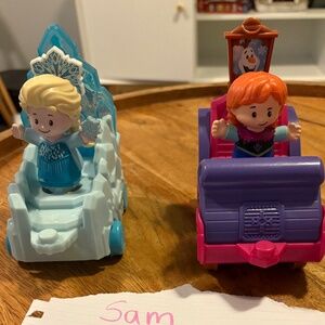 Elsa float and Olaf float little people